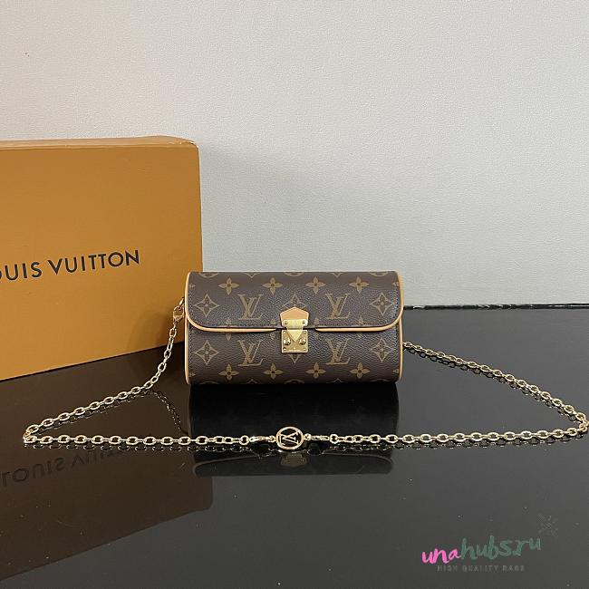 Louis Vuitton Pochette Camille Monogram Canvas - 20.5 x 11 x 6 cm - 1