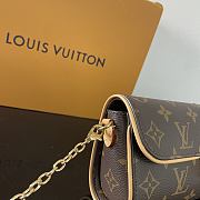 Louis Vuitton Pochette Camille Monogram Canvas - 20.5 x 11 x 6 cm - 4