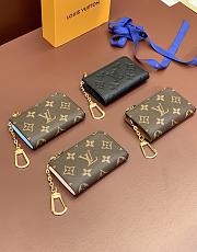Louis Vuitton Noa Key Holder M83612 11x7x1.5cm - 1