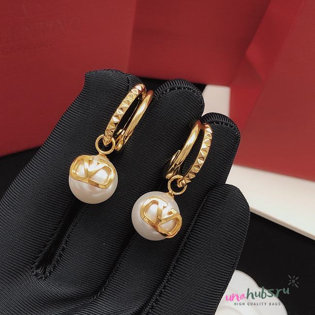 Valentino Garavani VLogo Signature Pearl Earrings - 1