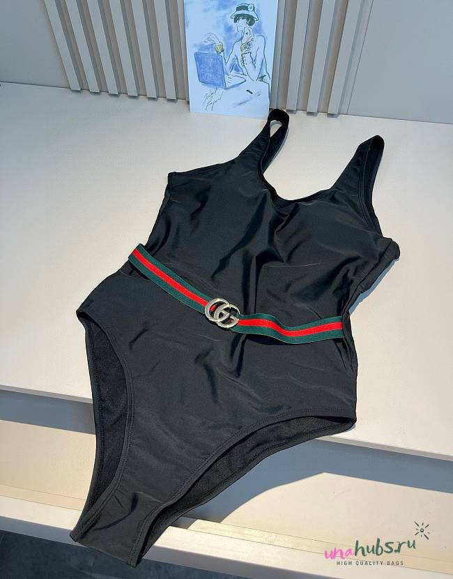 Gucci One Piece With Belt - 1
