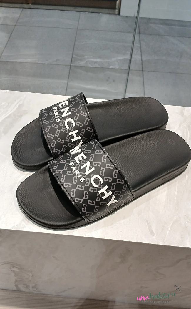 Givenchy Sandal in Black - 1