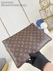 Louis Vuitton Pochette Clés Monogram pouch 33 x 23.5 x 1cm - 5