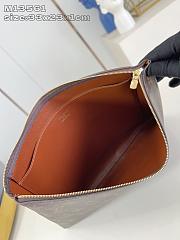 Louis Vuitton Pochette Clés Monogram pouch 33 x 23.5 x 1cm - 4