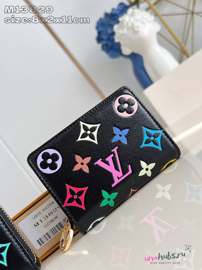 Louis Vuitton x TM Lou Wallet H32 8.5 x 2.2 x 11.5 cm - 1
