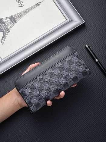 Louis Vuitton Men Wallet 