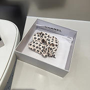 Chanel White CC logo Scrunchies - 5