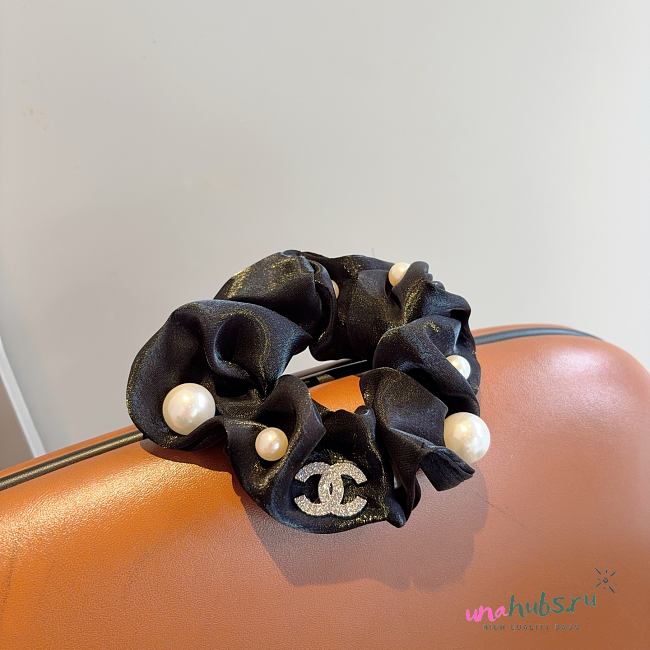 Chanel Black With Pearl Srcunchies - 1