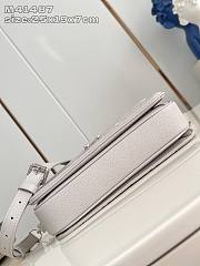 Louis Vuitton Pochette Métis Monogram Empreinte Grey Bag - 25 x 19 x 7cm - 3