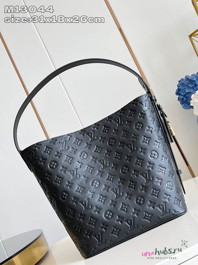 Louis Vuitton All In Black Monogram Empreinte M13044 31 x 18 x 26cm - 1