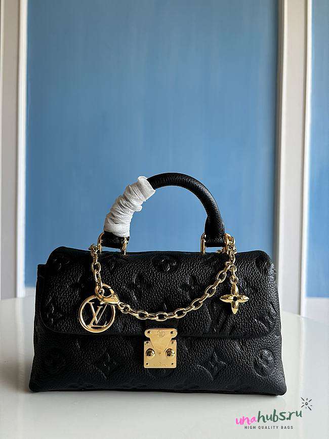 Louis Vuitton Nano Madeleine 12.5 x 6 x 21 cm - 1