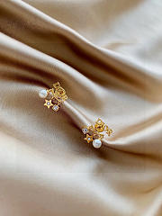 Dior DioREvolution Earrings Gold Finish Metal White Resin Pearls And White Crystals - 4