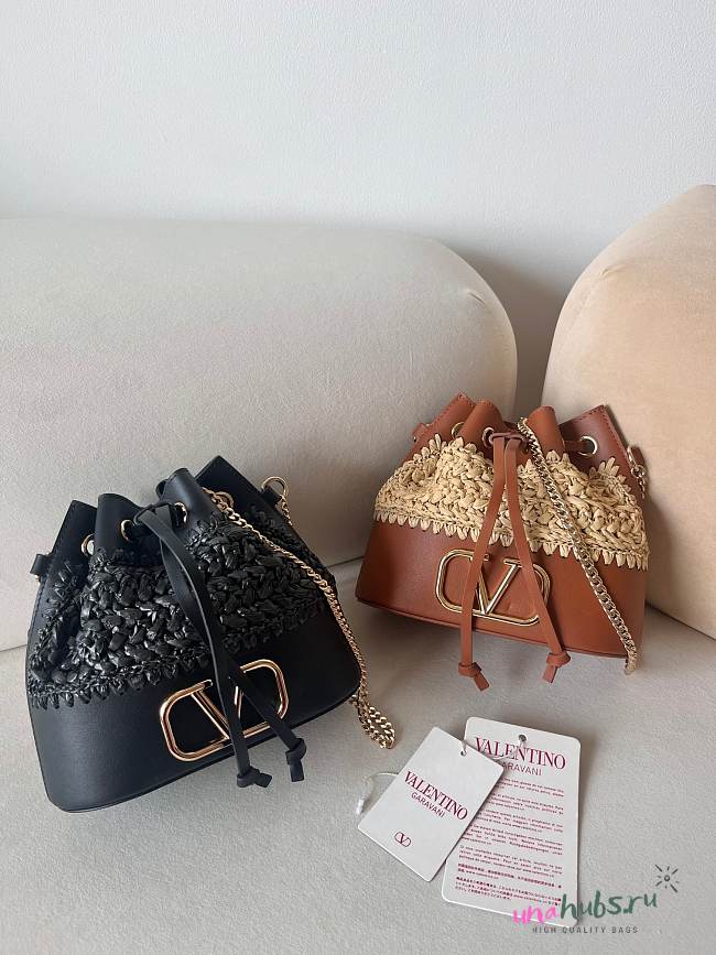 Valentino Garavani Rockstud Bucket - 20X17X8.5cm - 1