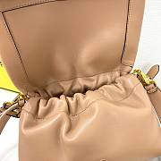 	 Fendi Mamma Baguette Medium Beige - 26.5x18x8.5cm - 2