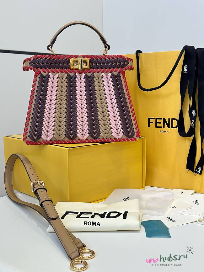 	 Fendi Peekaboo ISeeU Petite Multicolour interlaced leather pink bag 27/11/20cm - 1