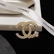 Chanel Gold And Crystal Brooch - 3