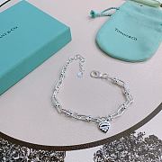 Tiffany & Co Return to Tiffany™ heart tag charm in sterling silver on a bracelet - 4