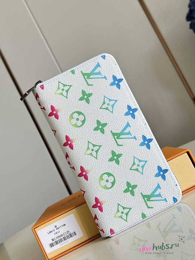 Louis Vuitton Zippy Wallet Horizontal Monogram 19cm - 1