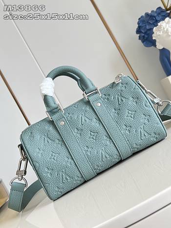 Louis Vuitton Keepall Bandoulière 25 Taurillon