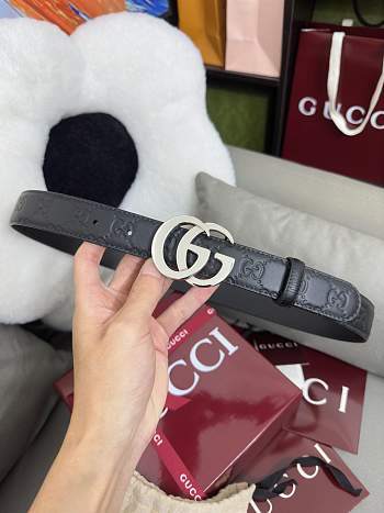 Gucci Reversible belt with Interlocking G buckle in Logo Leather