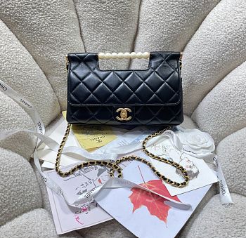 Chanel Clutch in Lambskin Black With Pearl Handle - 17.5 x 25 x 7cm