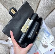 Chanel Clutch in Lambskin Black With Pearl Handle - 17.5 x 25 x 7cm - 5