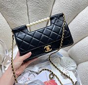 Chanel Clutch in Lambskin Black With Pearl Handle - 17.5 x 25 x 7cm - 3