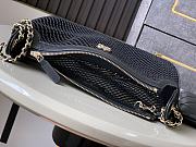 Chanel 25 small handbag, Grained calfskin & gold-tone metal, black 15 X21 X 5 cm - 4