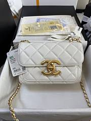 Chanel Mini flap bag, Shiny lambskin & gold-tone metal 20cmX8cmX11cm - 3