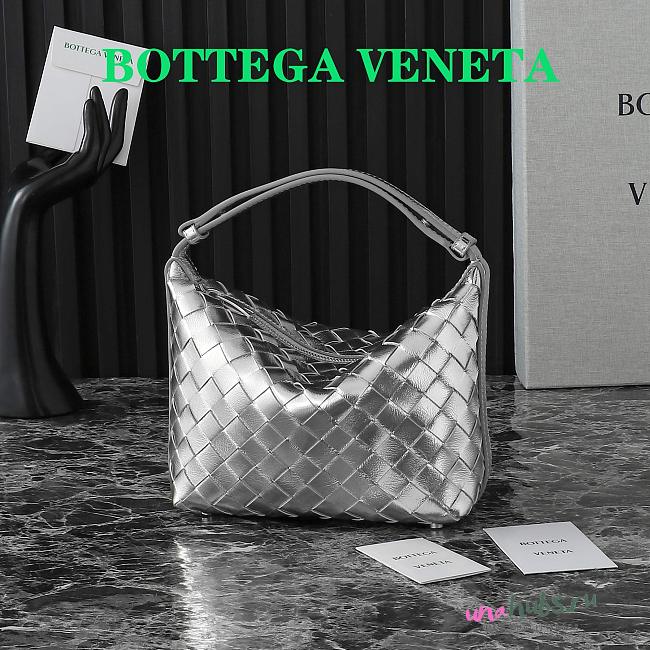 Bottega Veneta Wallace Metallic Shoulder Bag - 20x13x9.5cm - 1