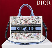 Dior Medium Book Tote Latte Embroidery with Multicolor Amour 1947 Motif and Latte Calfskin 36.5 x 28 x 17.5 cm - 1