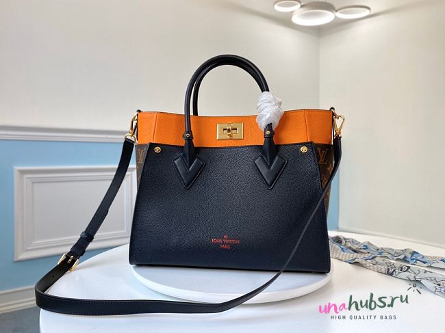 Louis Vuitton On My Side MM Bag NOIR OBSCUR - 30.5 x 24.5 x 14 cm - 1
