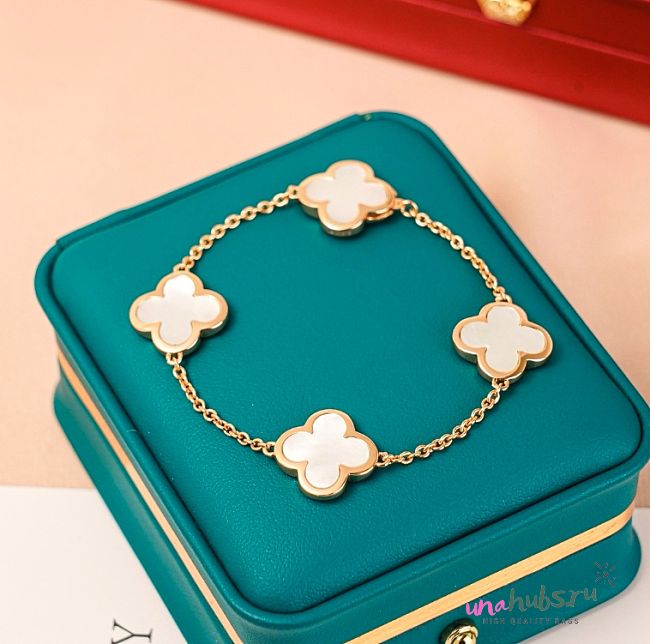 Van Cleef and Arpels Pure Alhambra Mother-of-Pearl Yellow Gold Bracelet - 1