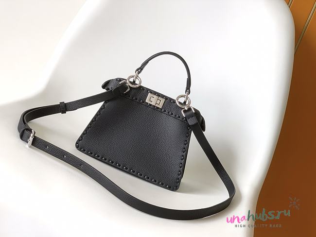 Fendi Peeekaboo Small Bag - 20-11-15.5cm - 1