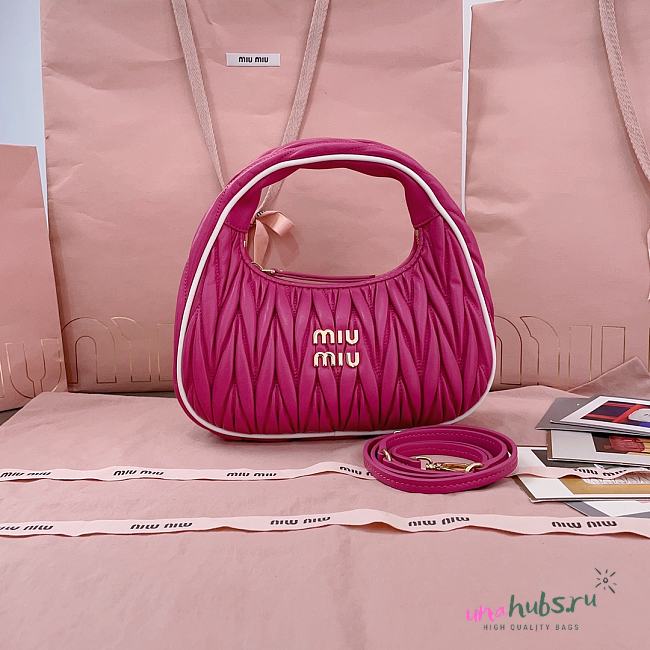 Miu Miu Wander matelassé nappa leather hobo bag in pink - 3X13X7 cm - 1