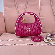 Miu Miu Wander matelassé nappa leather hobo bag in pink - 3X13X7 cm - 1