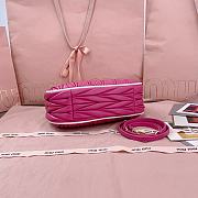Miu Miu Wander matelassé nappa leather hobo bag in pink - 3X13X7 cm - 5