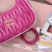 Miu Miu Wander matelassé nappa leather hobo bag in pink - 3X13X7 cm - 2