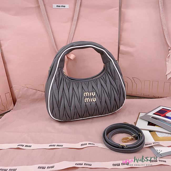 	 Miu Miu Wander matelassé nappa leather hobo bag in grey - 3X13X7 cm - 1