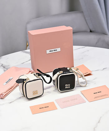 Miu Miu Chalk White/black Trick Leather Keyring -6×6×4cm