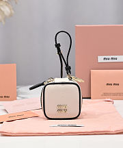 Miu Miu Chalk White/black Trick Leather Keyring -6×6×4cm - 2