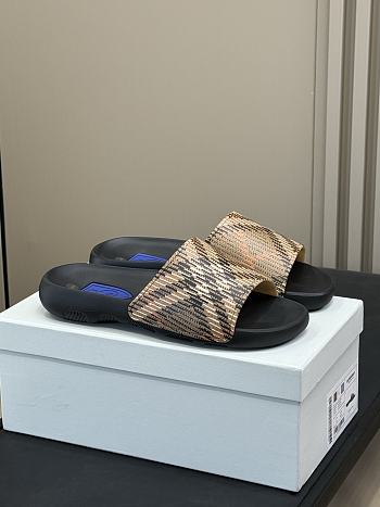 Burberry Check Dive Slides