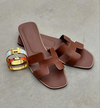 Hermes Oran Brown Slides