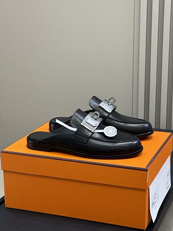 Hermes Iota mule Smooth Leather in Black/White
