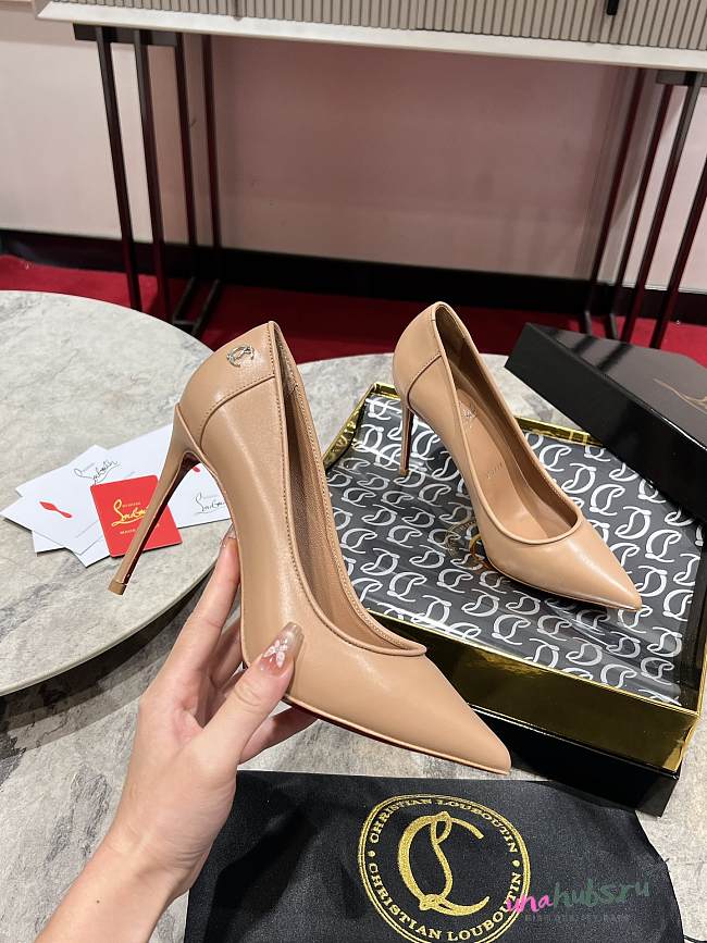 Christian Louboutin Sporty Kate 100 beige leather pumps - 1