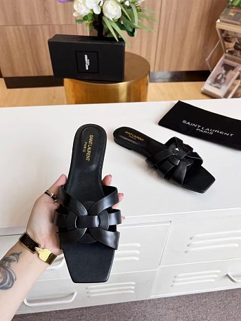 YSL Tribute Flat Sandals in Black Smooth Leather
