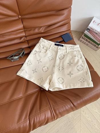 Louis Vuitton White Short Monogram