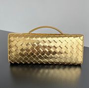Bottega Veneta Andiamo Clutch In Gold - 31x13x3cm - 3