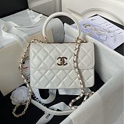 Chanel Trendy CC Logo In White Smooth Leather - 1