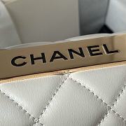 Chanel Trendy CC Logo In White Smooth Leather - 4